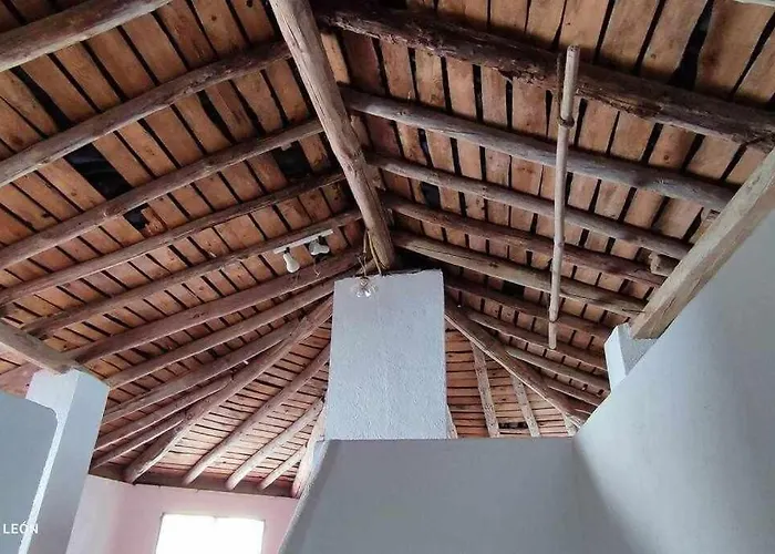 La Casa Amarilla Candeleda