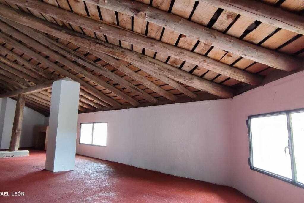 La Casa Amarilla